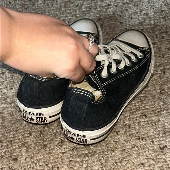 Unisex Classic Black and White Sneakers size 5 men 7 women - Picture 3 of 6